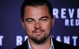 L'acteur Leonardo DiCaprio pose pour les photographes à son arrivée à la projection du film "The Revenant" à Rome, le vendredi 15 janvier 2016. (Crédit : AP/Gregorio Borgia)