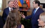 L'envoyé spécial du président Steve Witkoff, à gauche, et le secrétaire d'État américain Marco Rubio arrivent avant une cérémonie de signature trilatérale avec le président azerbaïdjanais Ilham Aliyev et le Premier ministre arménien Nikol Pashinyan dans la salle à manger d'État de la Maison Blanche, le vendredi 8 août 2025, à Washington. (Crédit : AP Photo/Mark Schiefelbein)