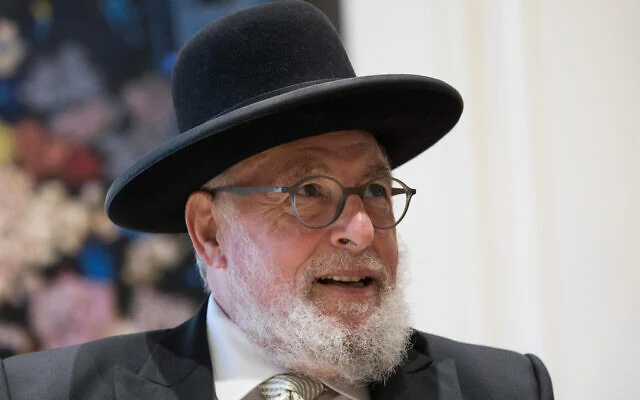 Le rabbin Eliezer Simcha Weisz assiste à une prestation de serment devant le Conseil du rabbinat à la résidence du président à Jérusalem, le 24 octobre 2018. (Crédit : Yonatan Sindel/Flash90)