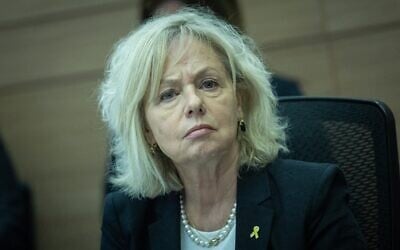 La procureure générale Gali Baharav-Miara assistant à une réunion de la commission de la Constitution, du Droit et de la Justice de la Knesset, le 27 avril 2025. (Crédit : Yonatan Sindel/Flash90)