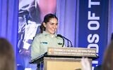 La sergent Rose Lubin, tuée lors d'une attaque à l'arme blanche le 6 novembre 2023, lors d'une prise de parole à l'occasion d'un dîner de la FIDF en avril 2023, dans sa ville natale d'Atlanta, en Géorgie. (Autorisation)