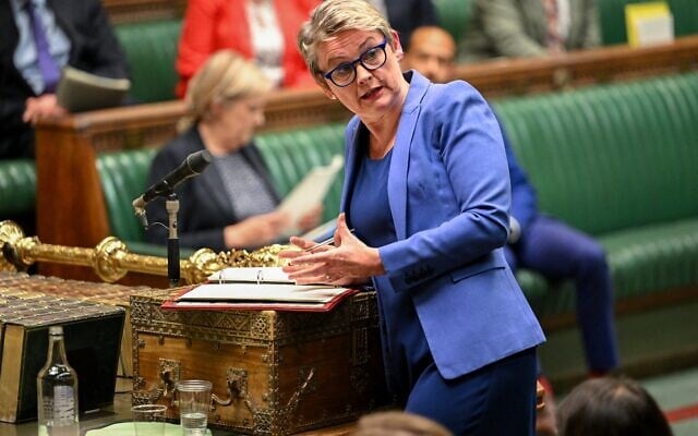 La ministre britannique de l'Intérieur, Yvette Cooper, prononçant un discours sur les frontières et l'asile à la Chambre des communes, à Londres, le 1ᵉʳ septembre 2025. (Crédit : Chambre des communes/AFP) La ministre britannique de l'Intérieur, Yvette Cooper, prononçant un discours sur les frontières et l'asile à la Chambre des communes, à Londres, le 1ᵉʳ septembre 2025. (Crédit : Chambre des communes/AFP)