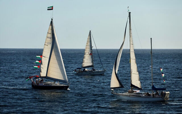 Photo d'illustration : Une flottille partant pour Gaza avec à son bord de l'aide humanitaire et des militants déterminés à « briser le siège de Gaza », à Ajaccio, sur l'île française de Corse, en Méditerranée, le 12 septembre 2025. (Crédit : Pascal POCHARD-CASABIANCA / AFP)