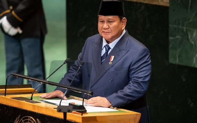Le président indonésien Prabowo Subianto s'adressant devant la 80ᵉ session de l'Assemblée générale des Nations unies, le 23 septembre 2025. (Crédit : Yuki Iwamura/AP Photo)