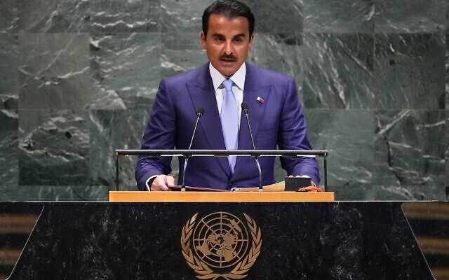 L'émir du Qatar, Cheikh Tamim ben Hamad al-Thani, s'adressant devant la 80ᵉ session de l'Assemblée générale des Nations unies, le 23 septembre 2025. (Crédit : Richard Drew//AP Photo) L'émir du Qatar, Cheikh Tamim ben Hamad al-Thani, s'adressant devant la 80ᵉ session de l'Assemblée générale des Nations unies, le 23 septembre 2025. (Crédit : Richard Drew//AP Photo)