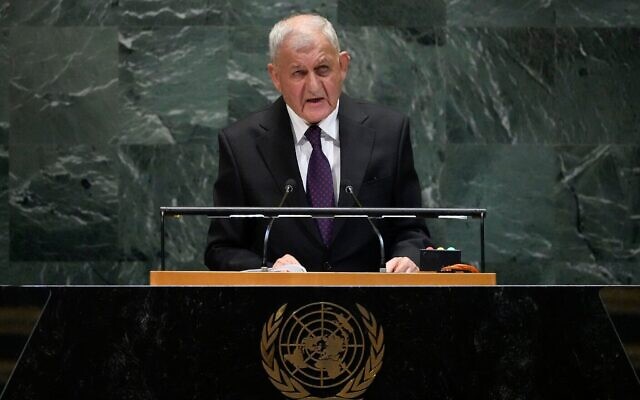 Le président irakien Abdul Latif Rashid s'adresse à la 80e session de l'Assemblée générale des Nations unies, le 23 septembre 2025, au siège de l'ONU à New York. (Crédit : AP Photo/Pamela Smith)