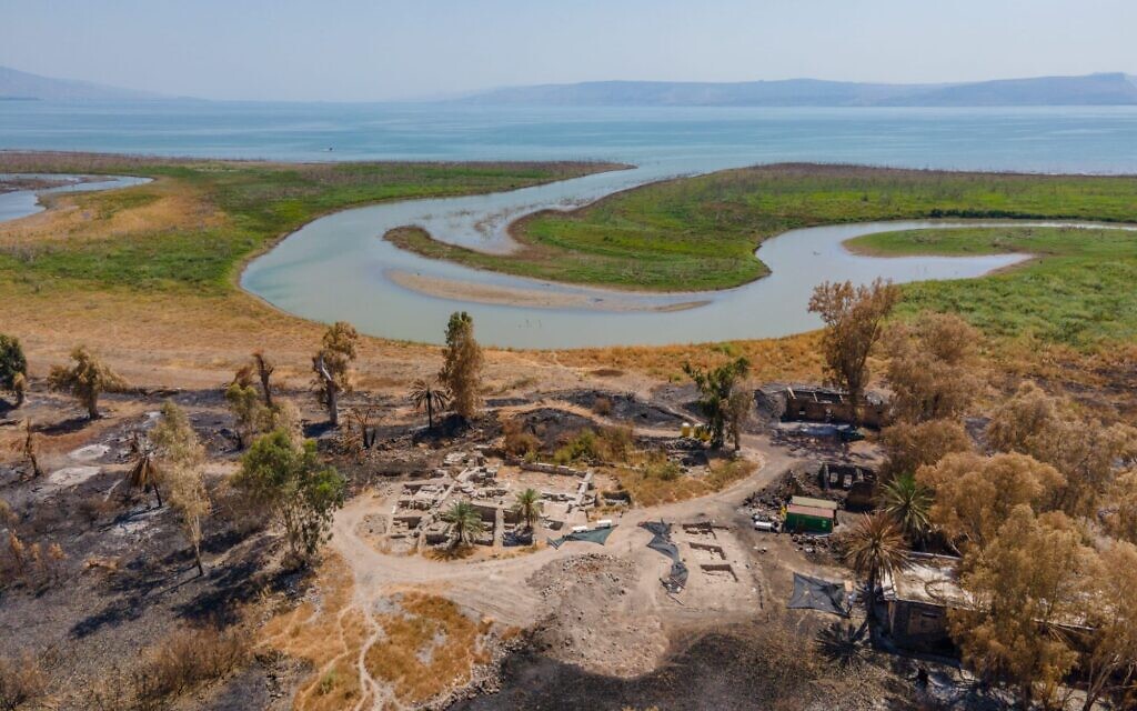 En juillet 2025, un incendie a ravagé le site archéologique d'el-Araj en Galilée, que certains considèrent comme la ville de Bethsaïda mentionnée dans le Nouveau Testament, mettant au jour plusieurs structures romaines. (Autorisation : Projet de fouilles d'El Araj) En juillet 2025, un incendie a ravagé le site archéologique d'el-Araj en Galilée, que certains considèrent comme la ville de Bethsaïda mentionnée dans le Nouveau Testament, mettant au jour plusieurs structures romaines. (Autorisation : Projet de fouilles d'El Araj)