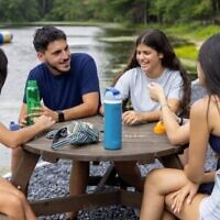 Campers2Gether a permis à plus de 700 adolescents israéliens de passer l'été 2025 dans des camps juifs d'Amérique du Nord, dont celui de Pinemere, en Pennsylvanie, à l'été 2025. (Jennifer Roman pour l'Agence juive via la JTA)