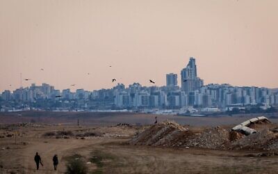 Vue de Beer Sheva, le 22 janvier 2022. (Crédit : Yonatan Sindel/Flash90)