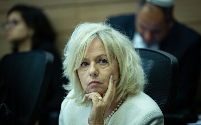 La procureure générale Gali Baharav-Miara assistant à une réunion de la commission de la Constitution, du Droit et de la Justice, à la Knesset, à Jérusalem, le 18 novembre 2024. (Crédit : Yonatan Sindel/Flash90) La procureure générale Gali Baharav-Miara assistant à une réunion de la commission de la Constitution, du Droit et de la Justice, à la Knesset, à Jérusalem, le 18 novembre 2024. (Crédit : Yonatan Sindel/Flash90)