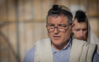 David Zini, au mur Occidental de Jérusalem, le 6 août 2025. (Crédit : Chaïm Goldberg/Flash90)