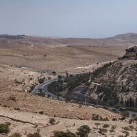 Vue de la zone du projet E1 prévue entre Jérusalem et Maale Adumim, le 21 août 2025. (Crédit : Jamal Awad/Flash90)