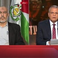 Ghazi Hamad (à gauche), haut responsable du Hamas, s'exprimant lors d'une interview accordée à Al-Jazeera, le 17 septembre 2025. (Crédit : Capture d'écran/Al-Jazeera Arabic)