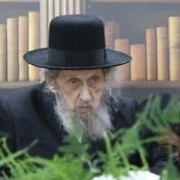 Le Grand Rabbin Dov Lando, à Bnei Brak, le 21 août 2025. (Crédit : Sam Sokol/Times of Israel)