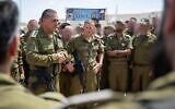 Le chef d'état-major de l'armée israélienne, le lieutenant-général Eyal Zamir, s'adressant aux réservistes qui se sont présentés à la base de Nachshonim, après avoir été mobilisés en vue de la prise de contrôle militaire de Gaza-City, le 2 septembre 2025. (Crédit : Armée israélienne)