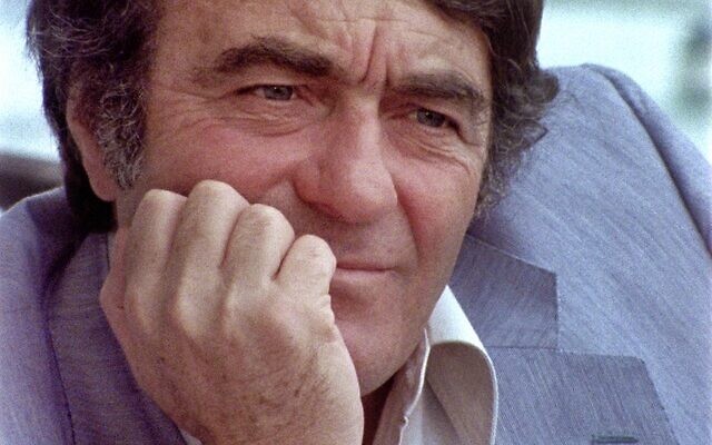 Claude Lanzmann durant l‘interview de Richard Glazar, Bâle, Suisse, 1979. (Crédit : USHMM et YAD VASHEM - Collection SHOAH de Claude Lanzmann)