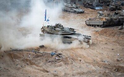 Illustration : Un char de l'armée israélienne intervenant dans la bande de Gaza, sur une photo non datée publiée le 24 octobre 2025. (Crédit : Armée israélienne)