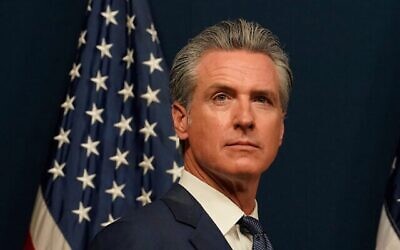 Le gouverneur de Californie, Gavin Newsom, lors d'une conférence de presse consacrée aux mesures prises pour redessiner les districts pour les élections au Congrès de l'État et soumettre la nouvelle carte aux électeurs lors d'une élection spéciale, à Sacramento, en Californie, le 21 août 2025. (AP/Rich Pedroncelli)