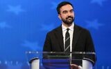 Le candidat démocrate anti-Israël, Zohran Mamdani, s'exprimant lors d'un débat municipal, à New York, le 16 octobre 2025. (Crédit : Angelina Katsanis/AP)