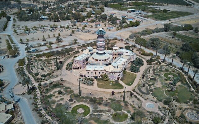 Vue aérienne du Centre d’art du kibboutz Neot Smadar, dans le sud d'Israël, le 12 avril 2018. (Crédit : Flash90)