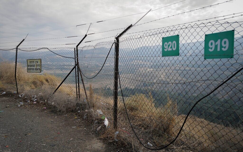 Vue de la zone frontalière entre Israël et la Jordanie, près de Hamat Gader, au sud du plateau du Golan, le 28 novembre 2024. (Crédit : Michael Giladi/Flash90)