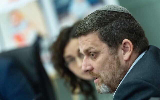 Le député Likud Amit Halevi s'exprimant lors d'une réunion de la commission de l'Éducation, de la Culture et des Sports, à la Knesset, à Jérusalem, le 19 février 2025. (Crédit : Yonatan Sindel/Flash90) Le député Likud Amit Halevi s'exprimant lors d'une réunion de la commission de l'Éducation, de la Culture et des Sports, à la Knesset, à Jérusalem, le 19 février 2025. (Crédit : Yonatan Sindel/Flash90)