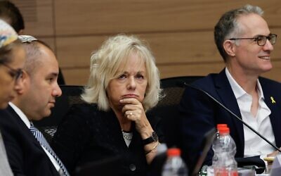 La procureure générale, Gali Baharav-Miara, lors d'une réunion de la commission de la Constitution, du Droit et de la Justice, à la Knesset, le 30 septembre 2025. (Crédit : Oren Ben Hakoon/Flash90)