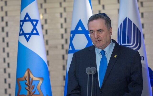 Le ministre de la Défense, Israel Katz, assistant à la cérémonie officielle marquant le 52ᵉ anniversaire de la Guerre de Kippour, qui s'est tenue au cimetière militaire du mont Herzl, à Jérusalem, le 5 octobre 2025. (Crédit : Chaïm Goldberg/Flash90) Le ministre de la Défense, Israel Katz, assistant à la cérémonie officielle marquant le 52ᵉ anniversaire de la Guerre de Kippour, qui s'est tenue au cimetière militaire du mont Herzl, à Jérusalem, le 5 octobre 2025. (Crédit : Chaïm Goldberg/Flash90)