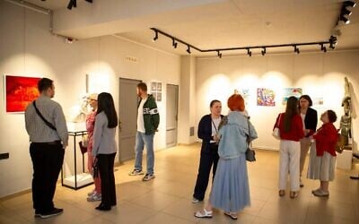 L'expo capsule "7 octobre" de l'ANU a ouvert ses portes à Erevan, la capitale de l'Arménie, au mois d'octobre 2025. (Crédit : Alexander Garbashkov)