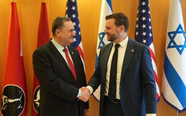 Le vice-président américain JD Vance (à droite) rencontrant le ministre de la Défense Israel Katz ,au siège du ministère de la Défense, à Tel Aviv, le 23 octobre 2025. (Crédit : Elad Malka/Ministère de la Défense) Le vice-président américain JD Vance (à droite) rencontrant le ministre de la Défense Israel Katz ,au siège du ministère de la Défense, à Tel Aviv, le 23 octobre 2025. (Crédit : Elad Malka/Ministère de la Défense)