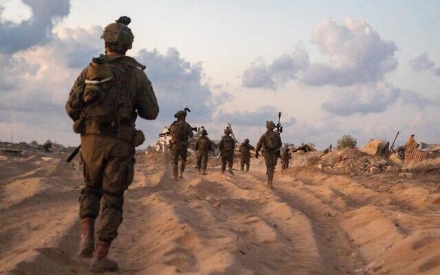 Des soldats de l'armée israélienne en opération dans la bande de Gaza, une image diffusée le 3 octobre 2025. (Crédit : Tsahal)