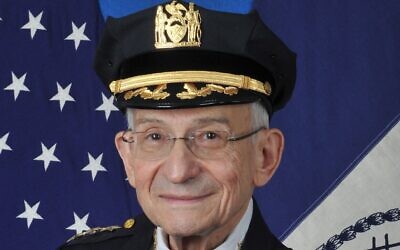 Le rabbin Alvin Kass, aumônier en chef du NYPD. (Crédit : Autorisation du NYPD)