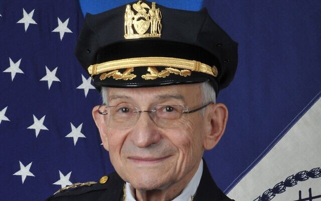 Le rabbin Alvin Kass, aumônier en chef du NYPD. (Crédit : Autorisation du NYPD)