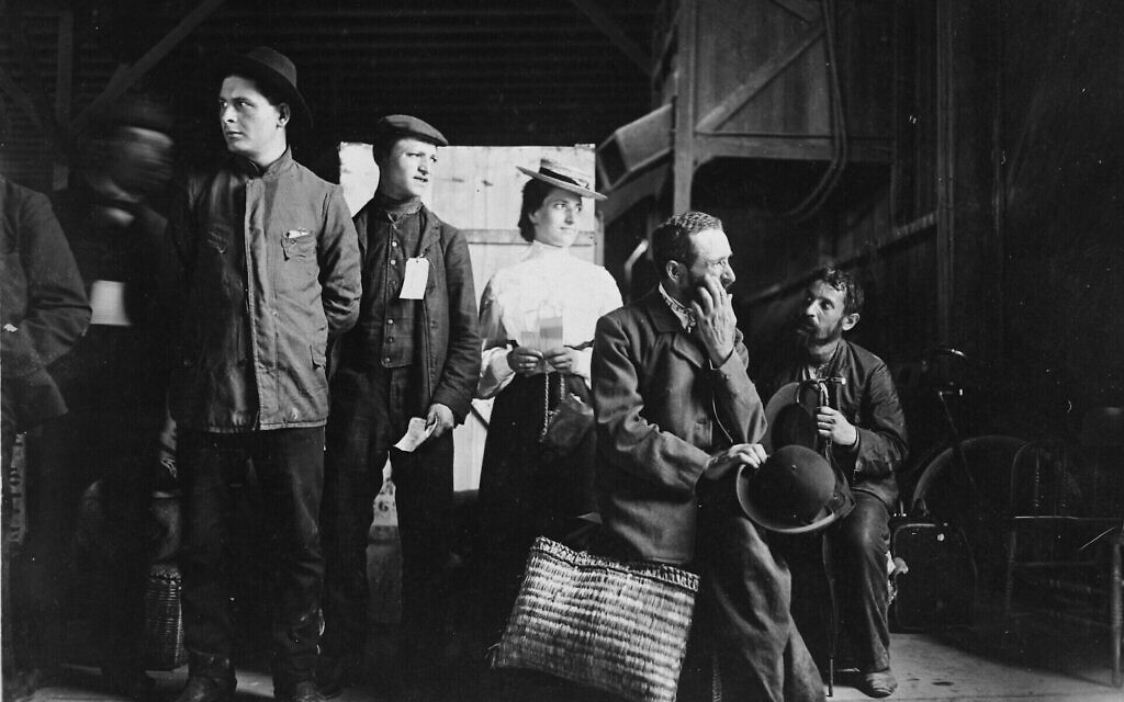 Les premiers immigrants à Galveston, au Texas, dans le cadre du mouvement Galveston. (Crédit : Bibliothèque Rosenberg/Galveston)
