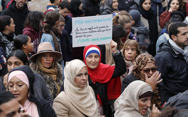 Manifestation contre l'islamophobie, à Paris, le 10 novembre 2019. (Crédit : GEOFFROY VAN DER HASSELT / AFP) Manifestation contre l'islamophobie, à Paris, le 10 novembre 2019. (Crédit : GEOFFROY VAN DER HASSELT / AFP)