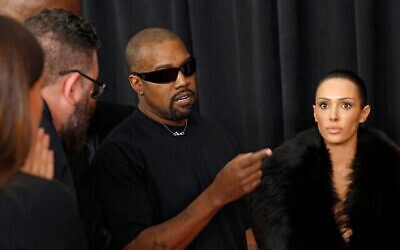 Kanye West et Bianca Censori lors de la 67e cérémonie des Grammy Awards, le 2 février 2025, à Los Angeles, en Californie. (Frazer Harrison / Getty Images Amérique du Nord / Getty Images via AFP)