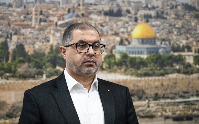 Basem Naïm, haut responsable de la branche politique du groupe terroriste palestinien du Hamas, lors d'une interview, à Istanbul, le 8 février 2025. (Crédit : Ozan Kose/AFP) Basem Naïm, haut responsable de la branche politique du groupe terroriste palestinien du Hamas, lors d'une interview, à Istanbul, le 8 février 2025. (Crédit : Ozan Kose/AFP)