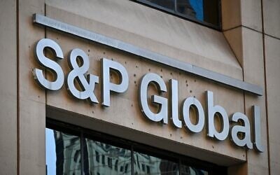 Vue extérieure du siège social de S&P Global, à New York, le 18 mars 2025. (Crédit : Angela Weiss/AFP) Vue extérieure du siège social de S&P Global, à New York, le 18 mars 2025. (Crédit : Angela Weiss/AFP)