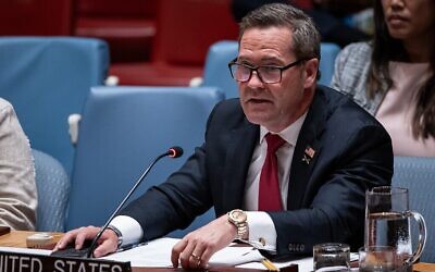L'ambassadeur américain auprès des Nations unies, Mike Waltz, s'adressant au Conseil de sécurité de haut niveau au sujet des Palestiniens et d'Israël lors de la 80e session de l'Assemblée générale des Nations unies, le 23 septembre 2025. (Crédit : Angelina Katsanis/AP Photo)