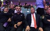 Le chef de la police israélienne, Daniel Levy ( à gauche), et le ministre de la Sécurité nationale, Itamar Ben Gvi,r lors d'une cérémonie à l'Académie nationale de police, à Beit Shemesh, le 15 septembre 2025. (Crédit : Oren Ben Hakoon/Flash90)