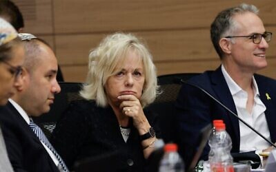 La procureure générale Gali Baharav-Miara assistant à une audience de la commission Constitution, Droit et Justice de la Knesset au Parlement à Jérusalem, le 30 septembre 2025. (Crédit : Oren Ben Hakoon/ Flash90)