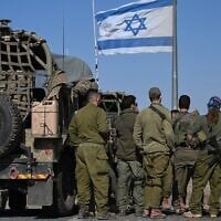 Des réservistes de l'armée israélienne participant à un exercice militaire surprise dans le nord d'Israël, le long de la frontière avec le Liban et la Syrie, le 24 novembre 2025. (Crédit : Michael Giladi/Flash90)