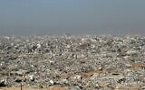 Vue de Gaza-City depuis la banlieue de Shejaiya, le 18 novembre 2025. (Crédit : Nava Freiberg/Times of Israel)