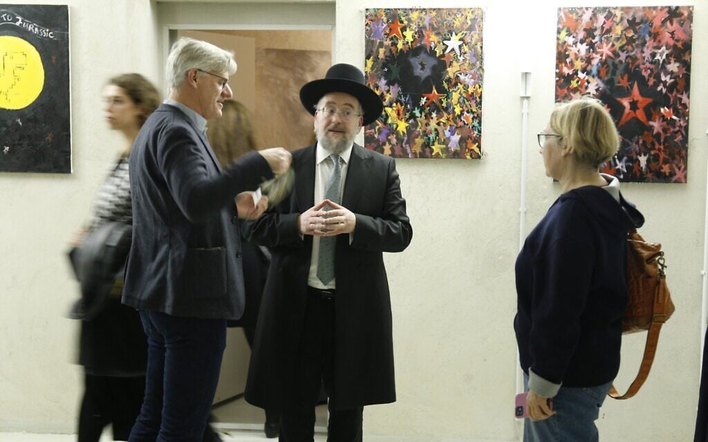 L'exposition berlinoise « Bad / Good Jews » dans un ancien bunker nazi, à Berlin, du 13 novembre 2025 au 27 novembre 2025. (Crédit : Autorisation)