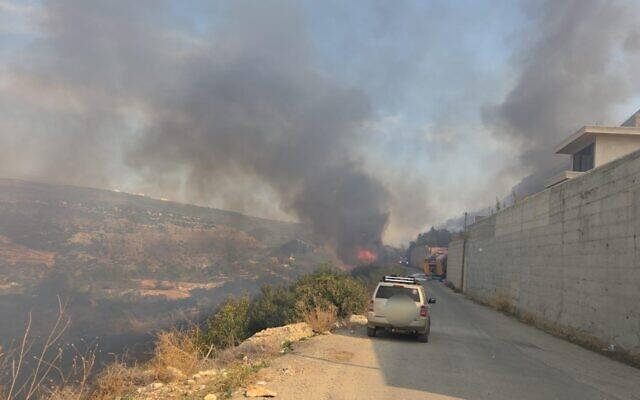 Un incendie de forêt s'est déclaré dans le nord d'Israël, près de Yarka, une ville druze, le 10 novembre 2025. (Crédit: Service d'incendie et de secours)