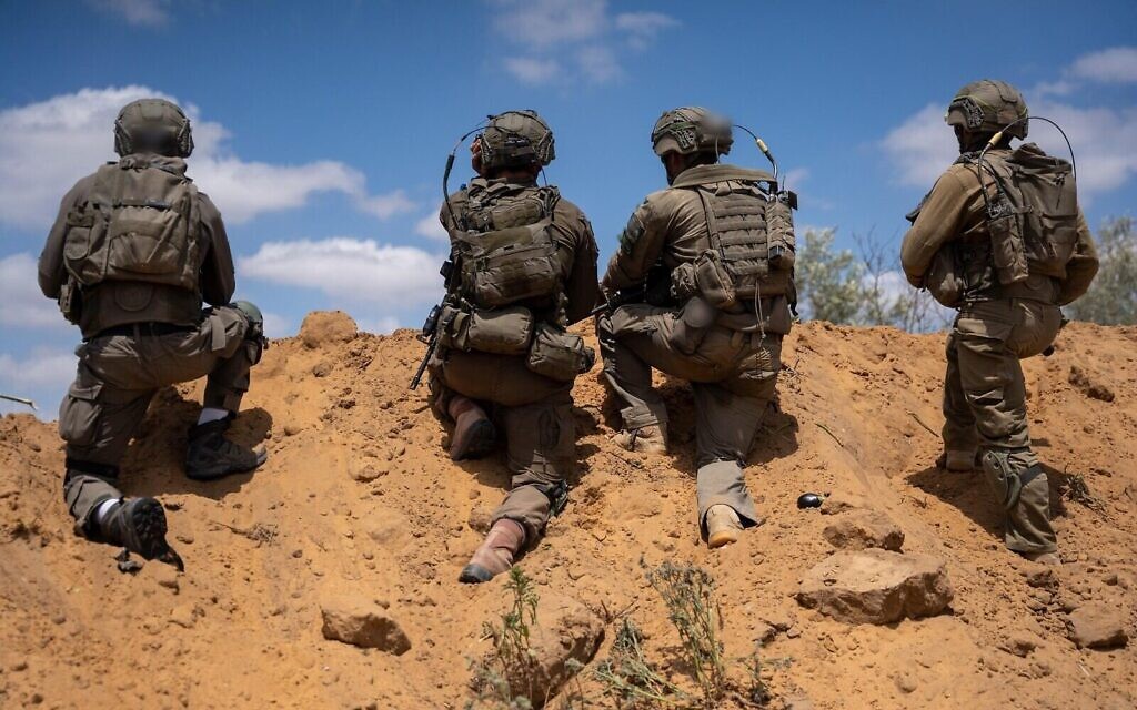 Des soldats de la brigade Nahal de l'armée israélienne en opération dans la bande de Gaza, sur des images publiées le 5 juin 2025. (Crédit : armée israélienne)