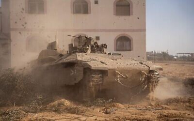 Des soldats de Tsahal opèrent du côté Est de la Ligne jaune, à Khan Younès, dans le sud de Gaza, sur une photo publiée le 9 novembre 2025. (Armée israélienne)