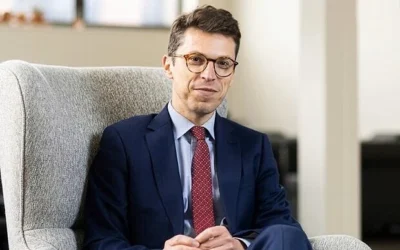 Le professeur Nuno Loureiro du Massachusetts Institute of Technology, sur une photo non datée. (Crédit : MIT / Jake Belcher / AP)