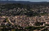 Cette photographie, prise le 24 septembre 2023, offre une vue générale de la ville de Manosque, dans le sud de la France. (Photo : JOEL SAGET / AFP)