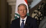 Le ministre libanais des Affaires étrangères, Youssef Raggi, s'exprime lors d'une conférence de presse conjointe avec son homologue égyptien au siège du ministère des Affaires étrangères au Caire, le 22 avril 2025. (Crédit : Khaled Desouki/AFP)